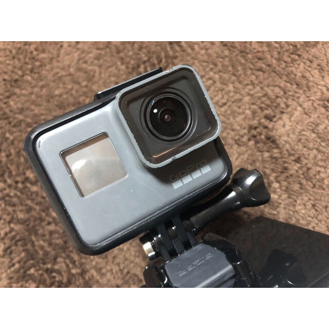 GoPro(ゴープロ)のゴープロhero5 自撮り棒付き スマホ/家電/カメラのカメラ(ビデオカメラ)の商品写真