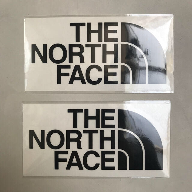 THE NORTH FACE(ザノースフェイス)のきき922様専用  黒2枚、白2枚  スポーツ/アウトドアのアウトドア(その他)の商品写真