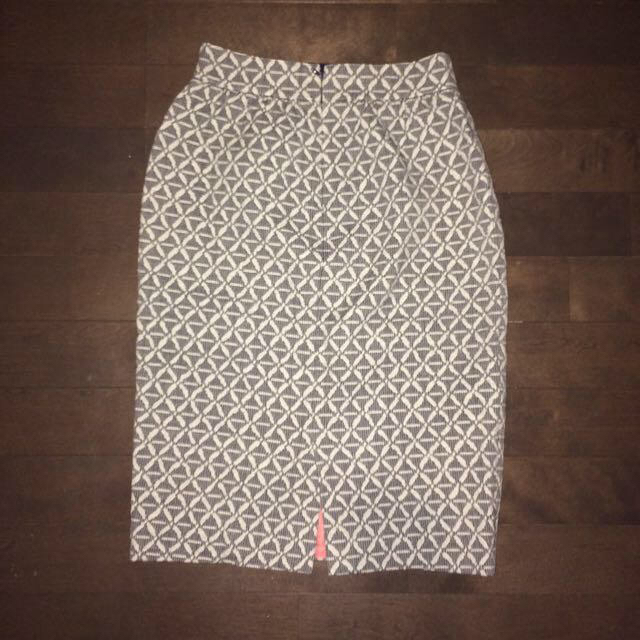 TOMORROWLAND(トゥモローランド)のトゥモローランド☺︎ペンシルスカート レディースのスカート(ひざ丈スカート)の商品写真