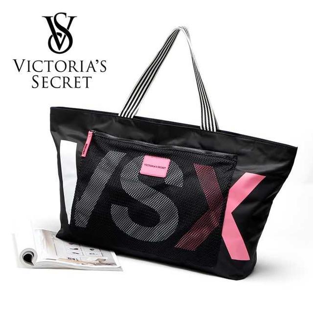 Victoria's Secret(ヴィクトリアズシークレット)のなお様専用 ヴィクトリアシークレット スポーツバッグ VSX レディースのバッグ(ショルダーバッグ)の商品写真