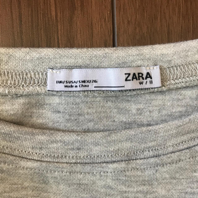 ZARA(ザラ)のzara 袖ファートップス レディースのトップス(トレーナー/スウェット)の商品写真