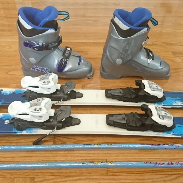 K2 - ジュニア用スキー板 必要ならストックとブーツもセットでの K2 - ジュニア用スキー板 必要ならストックとブーツもセットでの