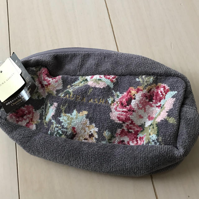 LAURA ASHLEY(ローラアシュレイ)のLAURA ASHLEY ♡ クチュールポーチＬ レディースのファッション小物(ポーチ)の商品写真