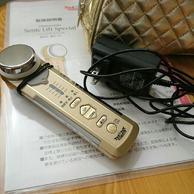 Dr.Ci Labo(ドクターシーラボ)のドクターシーラボ 超音波美顔器 スマホ/家電/カメラの美容/健康(フェイスケア/美顔器)の商品写真