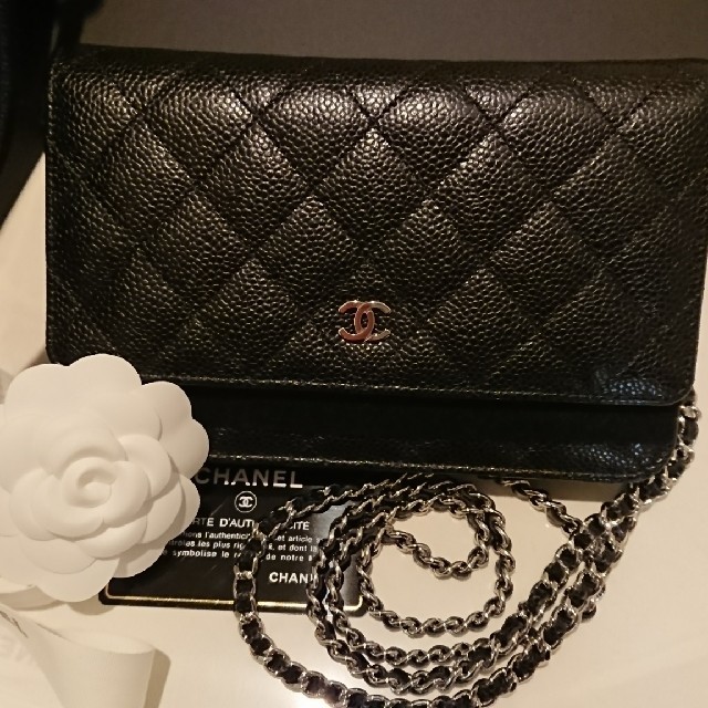 CHANEL(シャネル)のCHANELチェーンウォレット(SV金具×黒キャビアスキン) レディースのバッグ(ショルダーバッグ)の商品写真