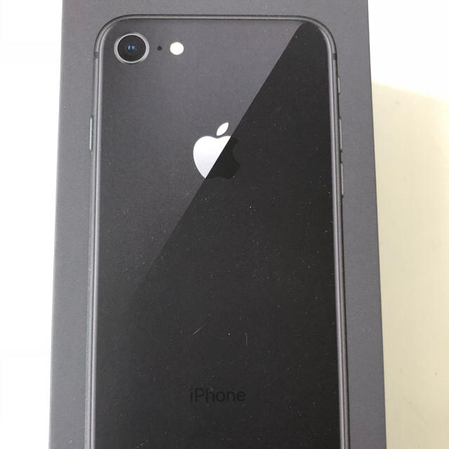 iPhone(アイフォーン)の【新品】iPhone8付属  イヤホン & 変換アダプタ スマホ/家電/カメラのオーディオ機器(ヘッドフォン/イヤフォン)の商品写真