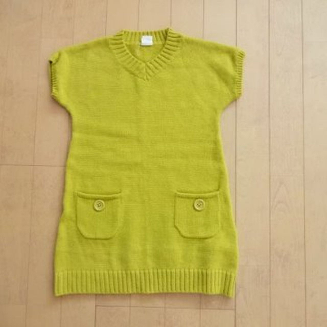 送料込　未使用品 Vネック ニット ワンピース 110cm キッズ 子供　10 キッズ/ベビー/マタニティのキッズ服女の子用(90cm~)(ワンピース)の商品写真