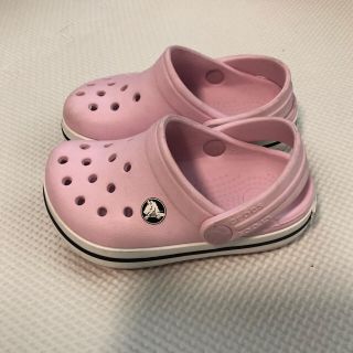 クロックス(crocs)のcrocs 4C5 ピンク(サンダル)