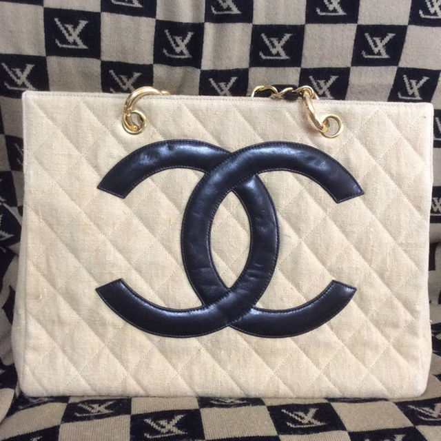 CHANEL - CHANEL ヴィンテージトートバッグの通販 by chacha's shop｜シャネルならラクマ