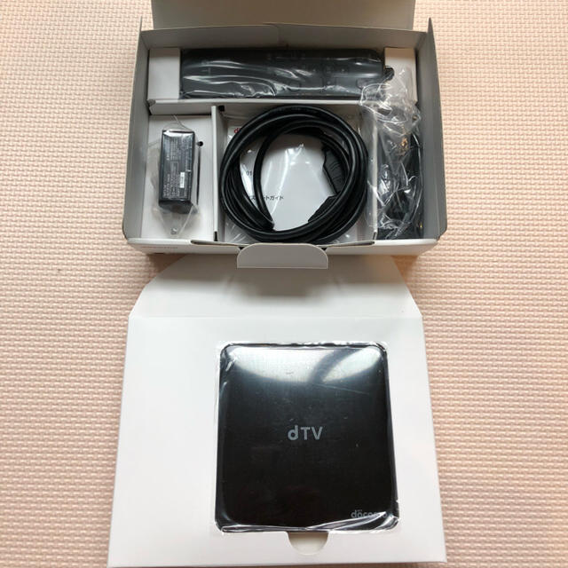 NTTdocomo(エヌティティドコモ)の【新品】dTVターミナル dTV01セット スマホ/家電/カメラのテレビ/映像機器(その他)の商品写真