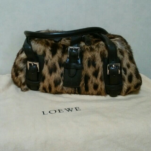 LOEWE(ロエベ)のロエベ　LOEWE　本物正規品　センダ　美品　ハンドバッグ　ファー　パリコレ出品 レディースのバッグ(ハンドバッグ)の商品写真