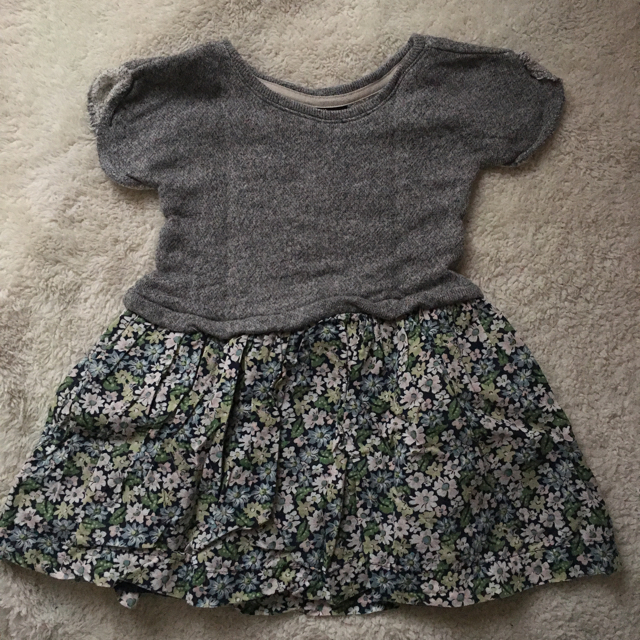 babyGAP(ベビーギャップ)のワンピース size90 キッズ/ベビー/マタニティのキッズ服女の子用(90cm~)(ワンピース)の商品写真