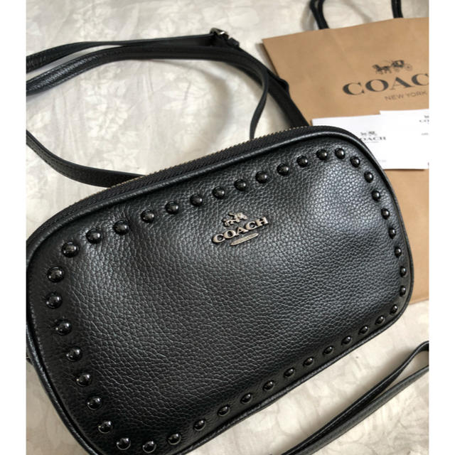 最長132cm新品☆COACH コーチ☆スタッズ付きクロスボディバッグ