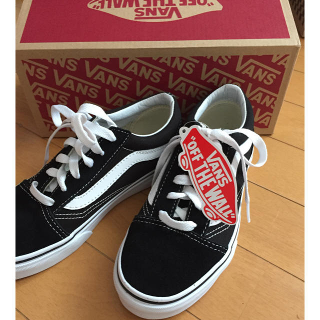 VANS(ヴァンズ)の新品☆VANS オールドスクール キッズ キッズ/ベビー/マタニティのキッズ靴/シューズ(15cm~)(スニーカー)の商品写真