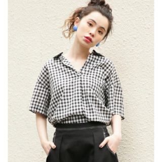 ローリーズファーム(LOWRYS FARM)の【新品】LOWRYS FARM スキッパーシャツ ギンガムチェック(シャツ/ブラウス(半袖/袖なし))