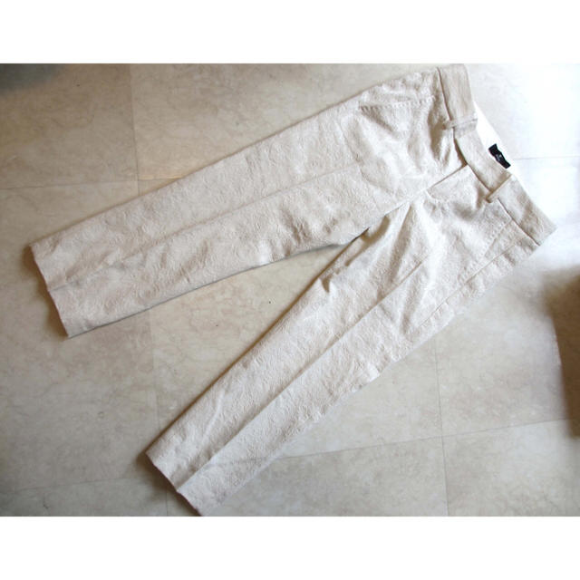 INED(イネド)のイネド 綺麗パンツ レディースのパンツ(クロップドパンツ)の商品写真