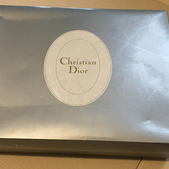 Christian Dior(クリスチャンディオール)のクリスチャンディオール 毛布 /新古品 インテリア/住まい/日用品の寝具(毛布)の商品写真