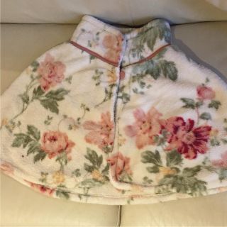 ローラアシュレイ(LAURA ASHLEY)の〈ラクマ限定再値下げ〉ローラアシュレイ ケープ(その他)