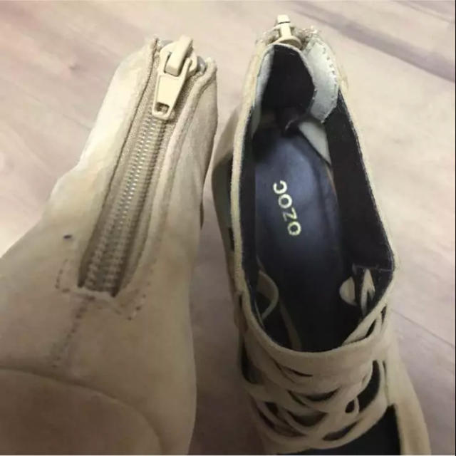 OZOC(オゾック)のオゾック サンダル ページュ レディースの靴/シューズ(サンダル)の商品写真