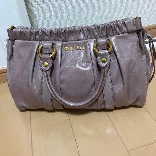 ミュウミュウ(miumiu)のmiu miu 2way ショルダーバッグ(ショルダーバッグ)