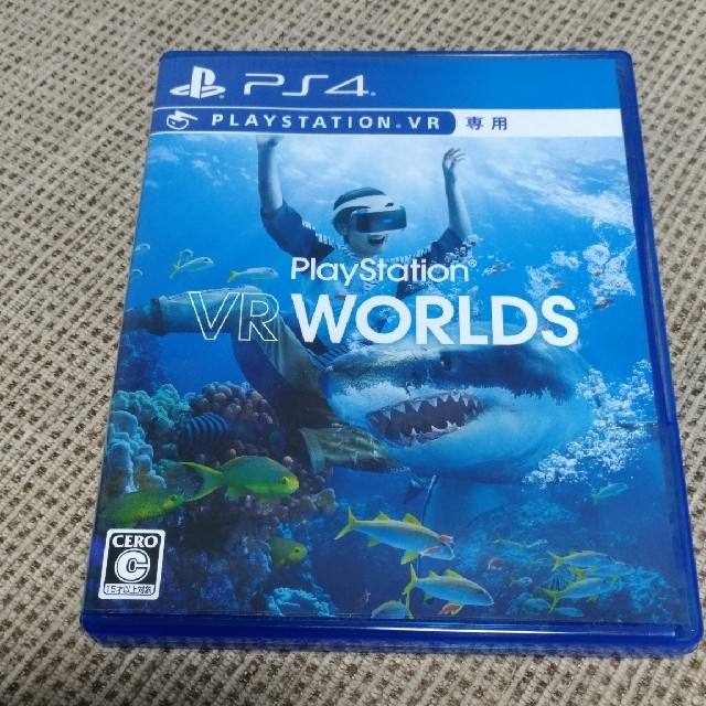 PlayStation VR(プレイステーションヴィーアール)のVR WORLDS  エンタメ/ホビーのゲームソフト/ゲーム機本体(家庭用ゲームソフト)の商品写真