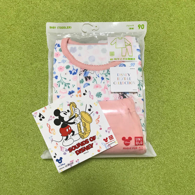 UNIQLO(ユニクロ)の【新品】ユニクロ パジャマ 90 ミニー ステッカー付き☆ キッズ/ベビー/マタニティのキッズ服女の子用(90cm~)(パジャマ)の商品写真