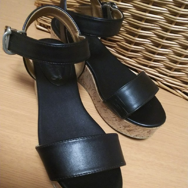 ikka(イッカ)の値下げ☆一度のみ使用  夏サンダルMサイズ ブラック レディースの靴/シューズ(サンダル)の商品写真