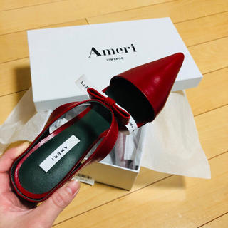 アメリヴィンテージ(Ameri VINTAGE)のAmeri VINTAGE〈LOGO BELT POINTED PUMPS〉(ミュール)