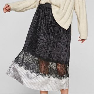 ザラ(ZARA)の【ゆえ様専用】ベルベットコンビプリーツスカート(ひざ丈スカート)