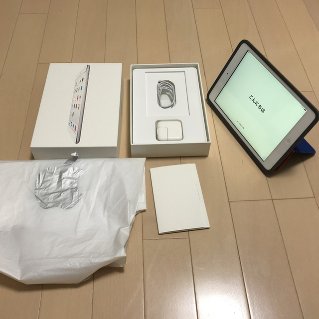 Apple(アップル)のiPad mini 2 wi-fi 32GB Silver スマホ/家電/カメラのPC/タブレット(タブレット)の商品写真