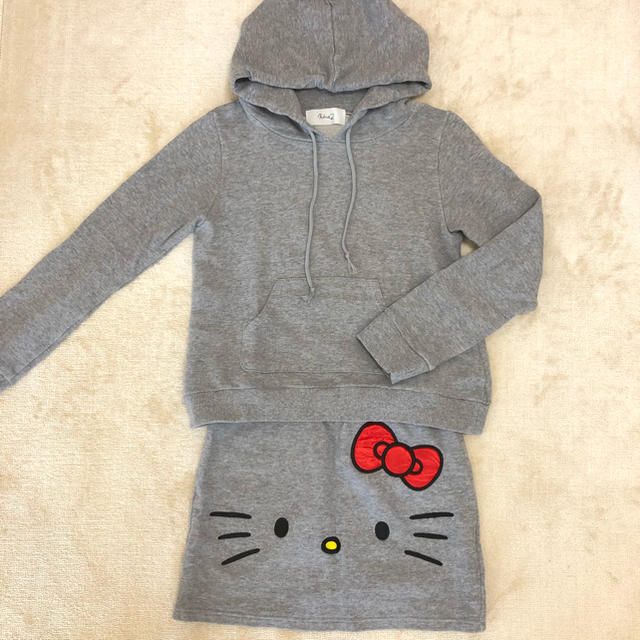 Nina mew(ニーナミュウ)の【choco様専用】ニーナミュウ✳︎キティちゃんパーカーセットアップ✳︎ レディースのトップス(パーカー)の商品写真