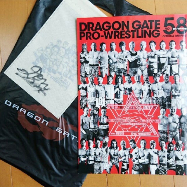 ドラゴンゲート YAMATO サイン付きTシャツ サイズM パンフレットセット