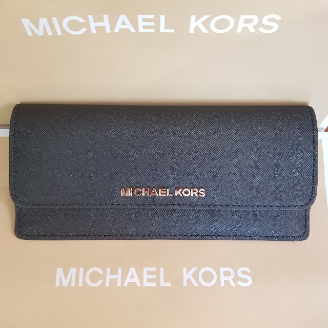 Michael Kors(マイケルコース)のMICHAEL KORS JET SET TRAVEL FLAT 長財布 レディースのファッション小物(財布)の商品写真