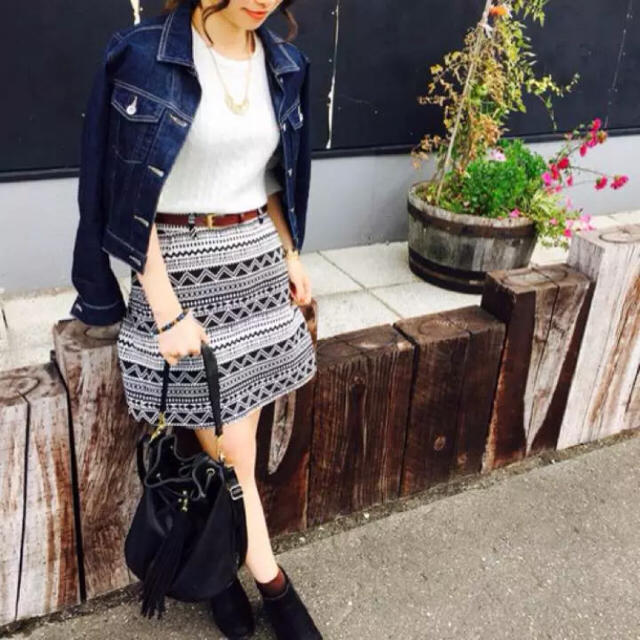 Pageboy Pageboy トレンド オルテガ柄スカート 幾何学柄 ネイティヴ柄 ボトムの通販 By ネイル お洋服shop ページボーイならラクマ Pageboy Pageboy トレンド オルテガ柄スカート 幾何学柄 ネイティヴ柄 ボトムの通販 By ネイル お洋服shop ページボーイならラクマ