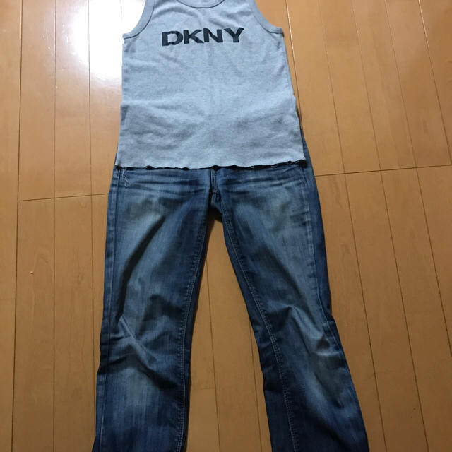 DKNY(ダナキャランニューヨーク)のDKNYのタンクトップ レディースのトップス(タンクトップ)の商品写真