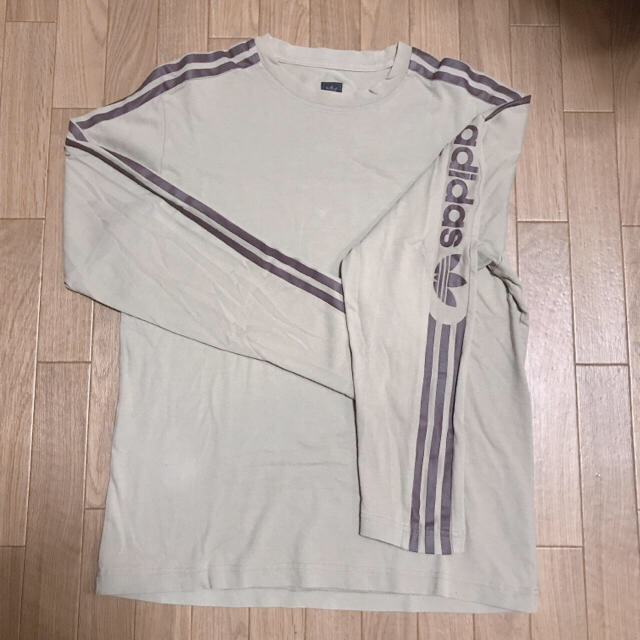 adidas(アディダス)のadidas ロンT ひろ様専用 レディースのトップス(Tシャツ(長袖/七分))の商品写真