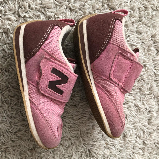 New Balance(ニューバランス)のニューバランス☆キッズスニーカー 13.5cm ピンク キッズ/ベビー/マタニティのベビー靴/シューズ(~14cm)(スニーカー)の商品写真