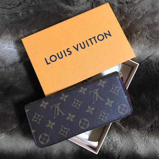 LOUIS VUITTON(ルイヴィトン)のルイヴィトン LOUIS VUITTON ラウンドファスナー長財布 M60742 レディースのファッション小物(財布)の商品写真