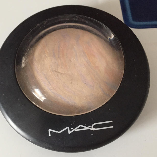 MAC(マック)のMAC ライトスカペード コスメ/美容のベースメイク/化粧品(フェイスパウダー)の商品写真