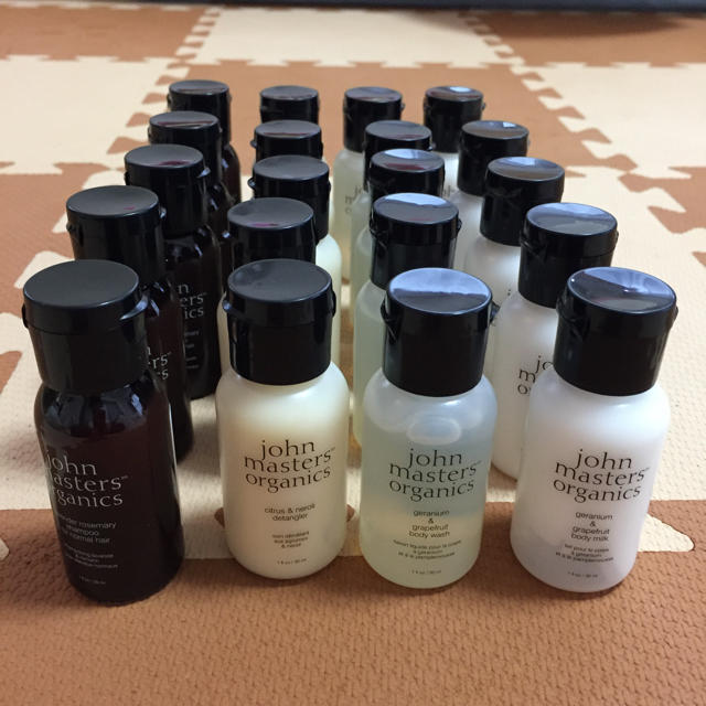 John Masters Organics(ジョンマスターオーガニック)のジョンマスターオーガニックのトラベルセット4点×5セット コスメ/美容のキット/セット(サンプル/トライアルキット)の商品写真