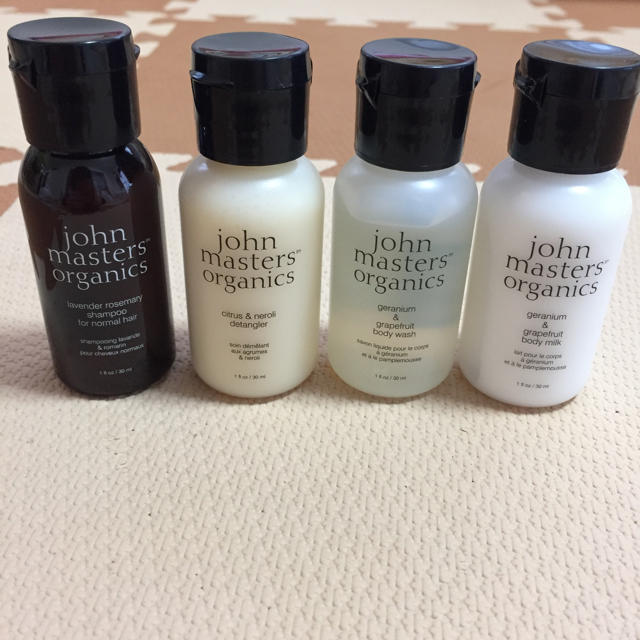 John Masters Organics(ジョンマスターオーガニック)のジョンマスターオーガニックのトラベルセット4点×5セット コスメ/美容のキット/セット(サンプル/トライアルキット)の商品写真