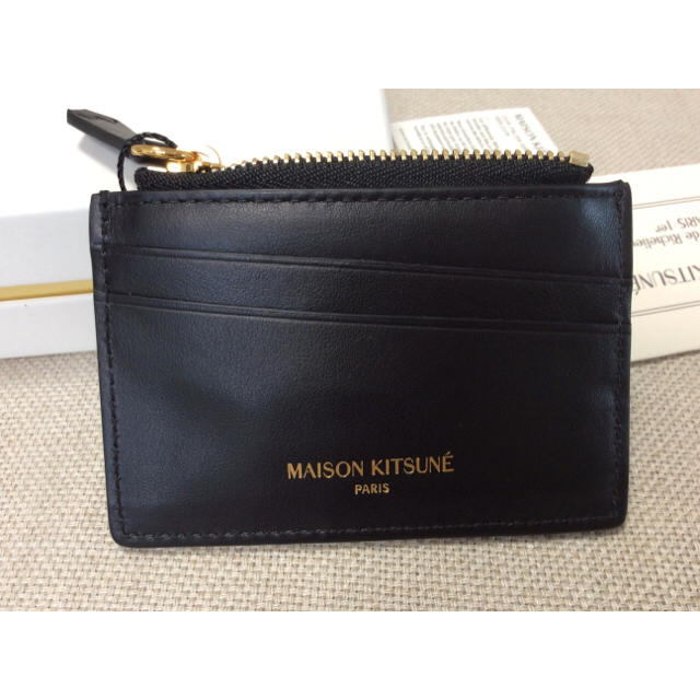 MAISON KITSUNE'(メゾンキツネ)のメゾンキツネ コインケース Black 新品！ メンズのファッション小物(コインケース/小銭入れ)の商品写真