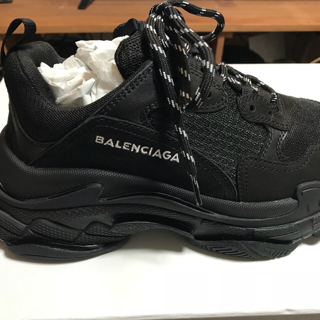 Balenciaga(バレンシアガ)の国内正規品 青山店 BALENCIAGA Triple s  40 メンズの靴/シューズ(スニーカー)の商品写真