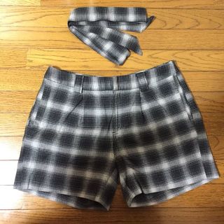 アーバンリサーチ(URBAN RESEARCH)のアーバンリサーチ チェックショートパンツ 美品 ベルトリボンつき(ショートパンツ)