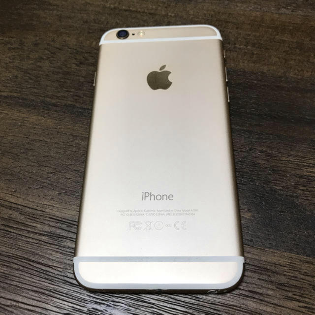 iPhone(アイフォーン)のiPhone6 au 16ギガ スマホ/家電/カメラのスマートフォン/携帯電話(スマートフォン本体)の商品写真