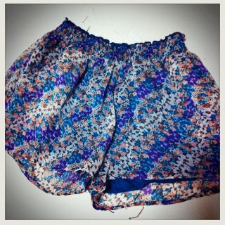 ラブガールズマーケット(LOVE GIRLS MARKET)の花柄ショートパンツ(ショートパンツ)
