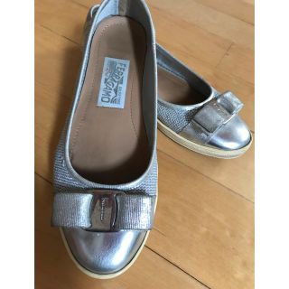 サルヴァトーレフェラガモ(Salvatore Ferragamo)のフェラガモ♡ヴァラ スニーカー(スニーカー)