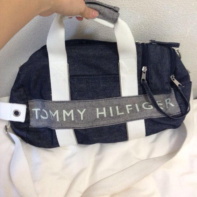 TOMMY HILFIGER(トミーヒルフィガー)のトミー☆ミニデニムドラムバッグ レディースのバッグ(ショルダーバッグ)の商品写真