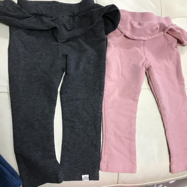 UNIQLO(ユニクロ)のスカート付きズボン4セット キッズ/ベビー/マタニティのキッズ服女の子用(90cm~)(パンツ/スパッツ)の商品写真