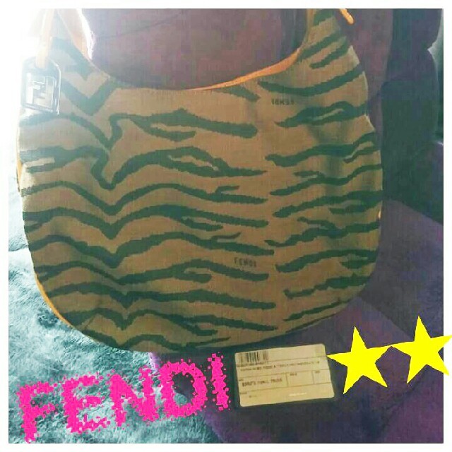 FENDI(フェンディ)の❤こや吉様専用っ✨❤珍品✨未使用に近ぃ✨FENDI❤レオパード柄ショルダーバッグ レディースのバッグ(ショルダーバッグ)の商品写真